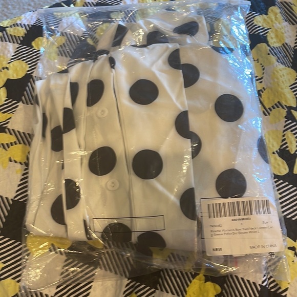 NEW! Bow neck polka dot blouse sz M - Picture 9 of 9